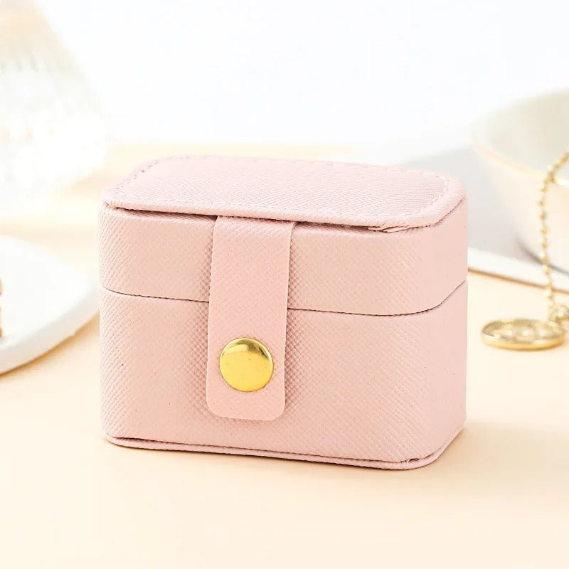 Portable Mini Jewelry Storage Box – Travel Leather Organizer for Rings, Necklaces & Earrings