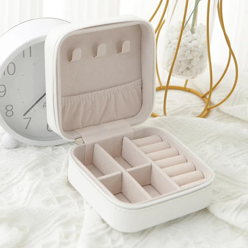 1PCS Travel Jewelry Storage Box – Single Layer Leather Organizer for Rings, Earrings & Necklaces (Black, White, Pink)