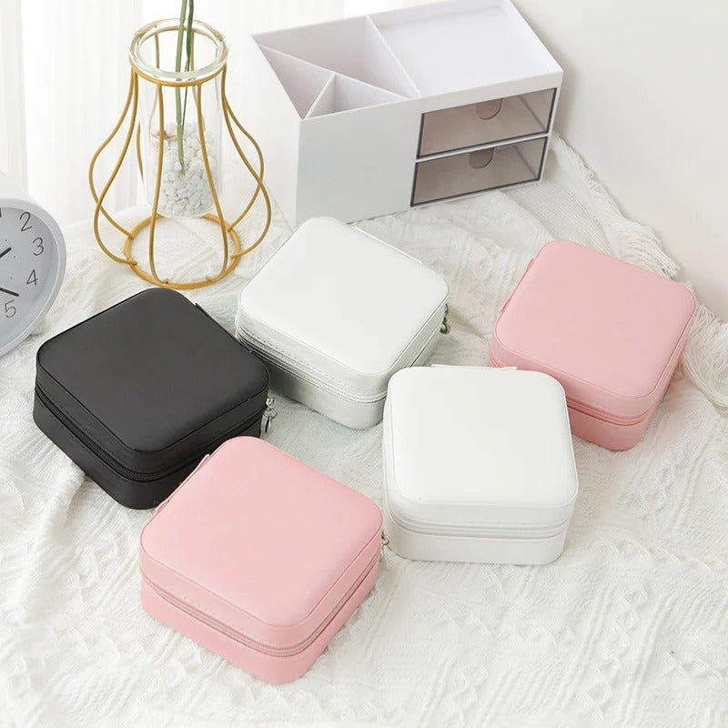 1PCS Travel Jewelry Storage Box – Single Layer Leather Organizer for Rings, Earrings & Necklaces (Black, White, Pink)