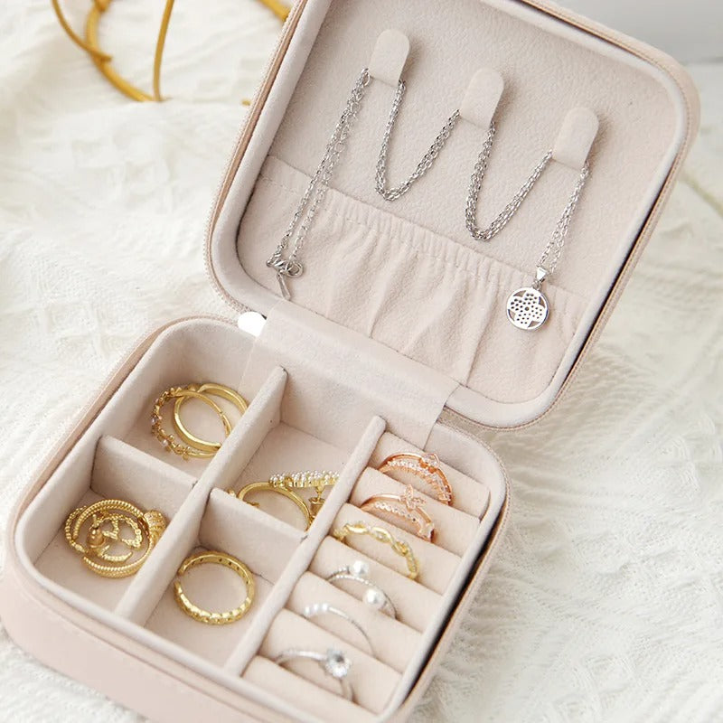 1PCS Travel Jewelry Storage Box – Single Layer Leather Organizer for Rings, Earrings & Necklaces (Black, White, Pink)