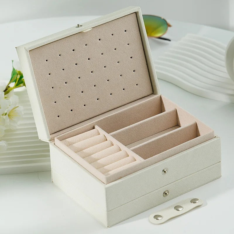 Single Layer Travel Jewelry Box for Women – PU Leather Organizer in Black, White, or Pink