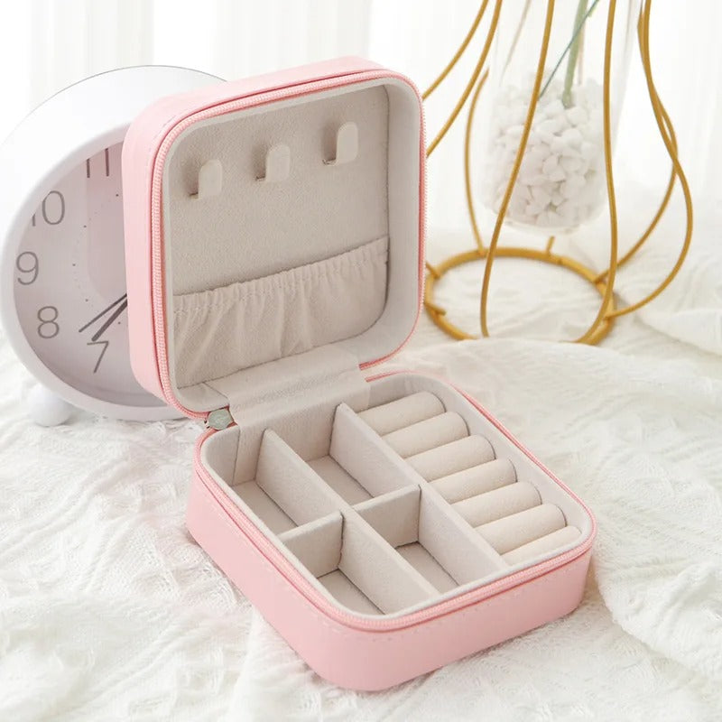 1PCS Travel Jewelry Storage Box – Single Layer Leather Organizer for Rings, Earrings & Necklaces (Black, White, Pink)